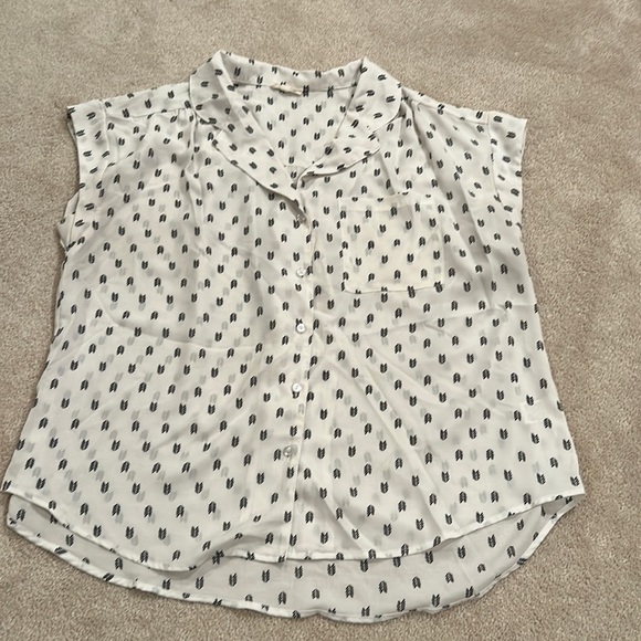 BÖHME Yellow Chair Button Up Cap Sleeve Blouse - Picture 1 of 3